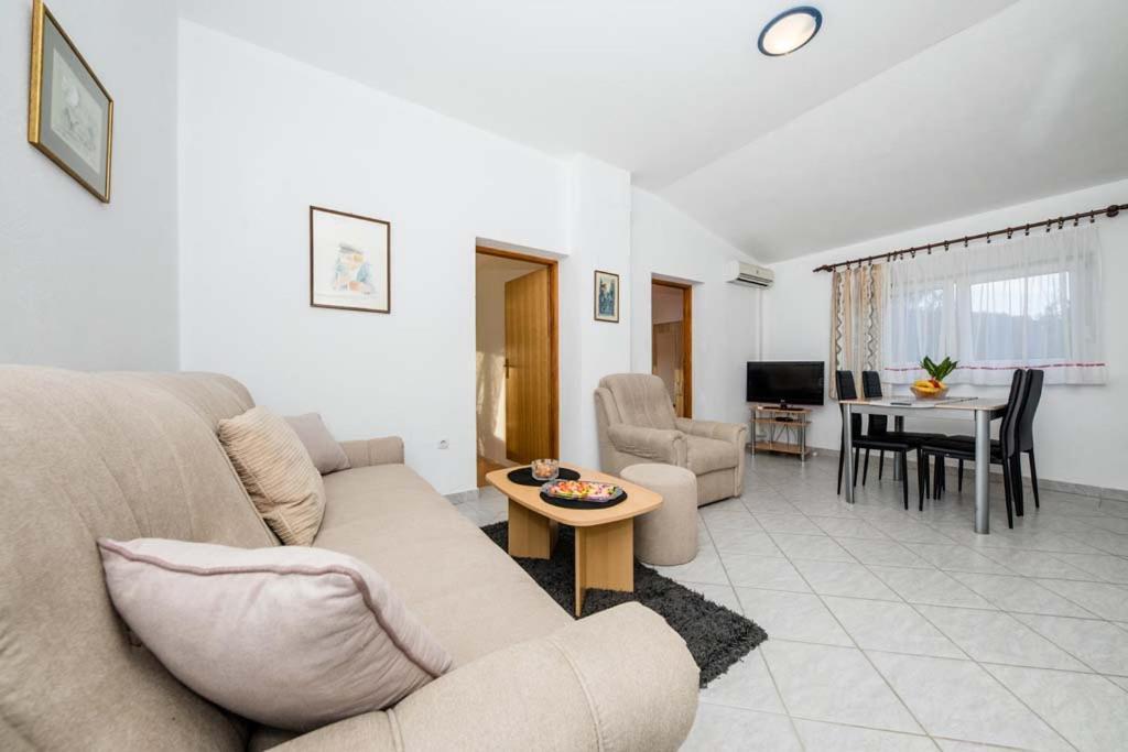 Apartmani Luka Banjol Buitenkant foto
