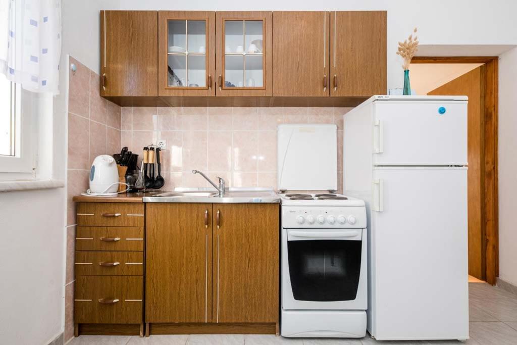 Apartmani Luka Banjol Buitenkant foto