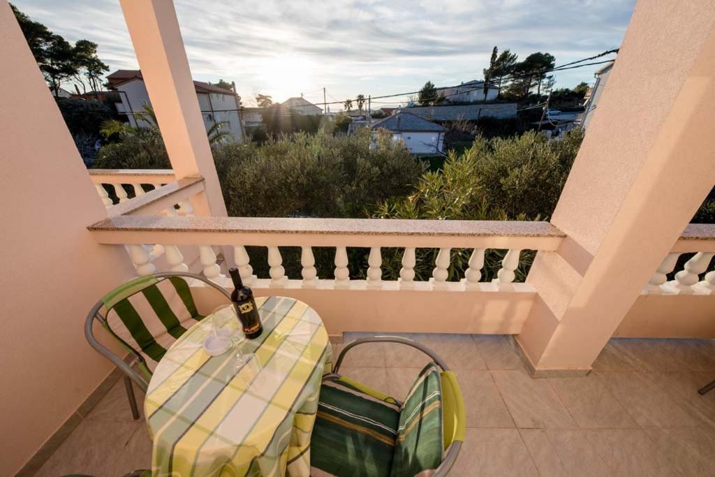 Apartmani Luka Banjol Buitenkant foto