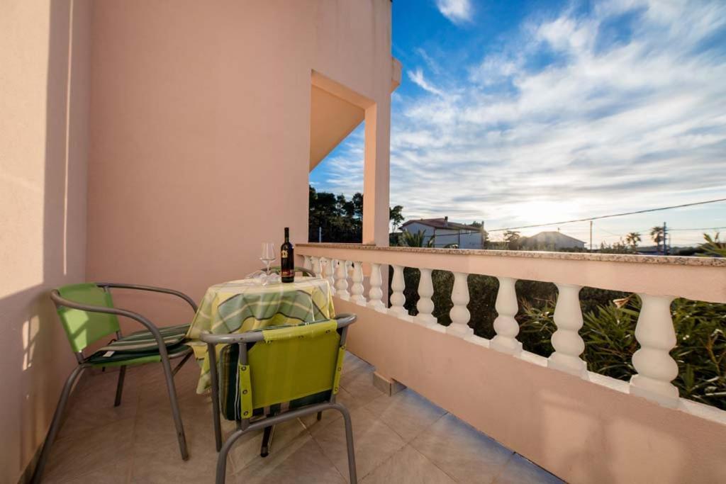 Apartmani Luka Banjol Buitenkant foto