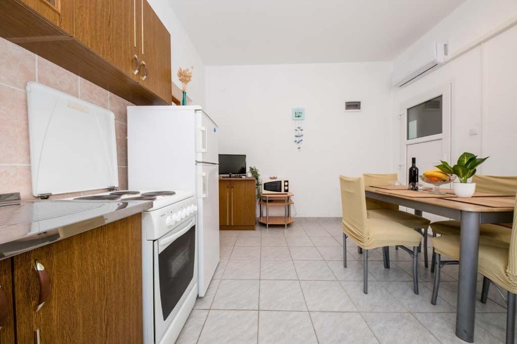 Apartmani Luka Banjol Buitenkant foto