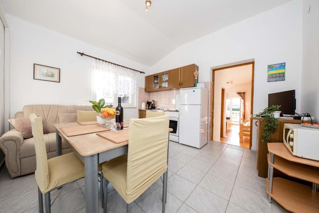 Apartmani Luka Banjol Buitenkant foto