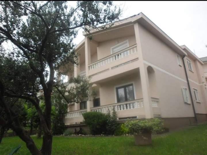 Apartmani Luka Banjol Buitenkant foto